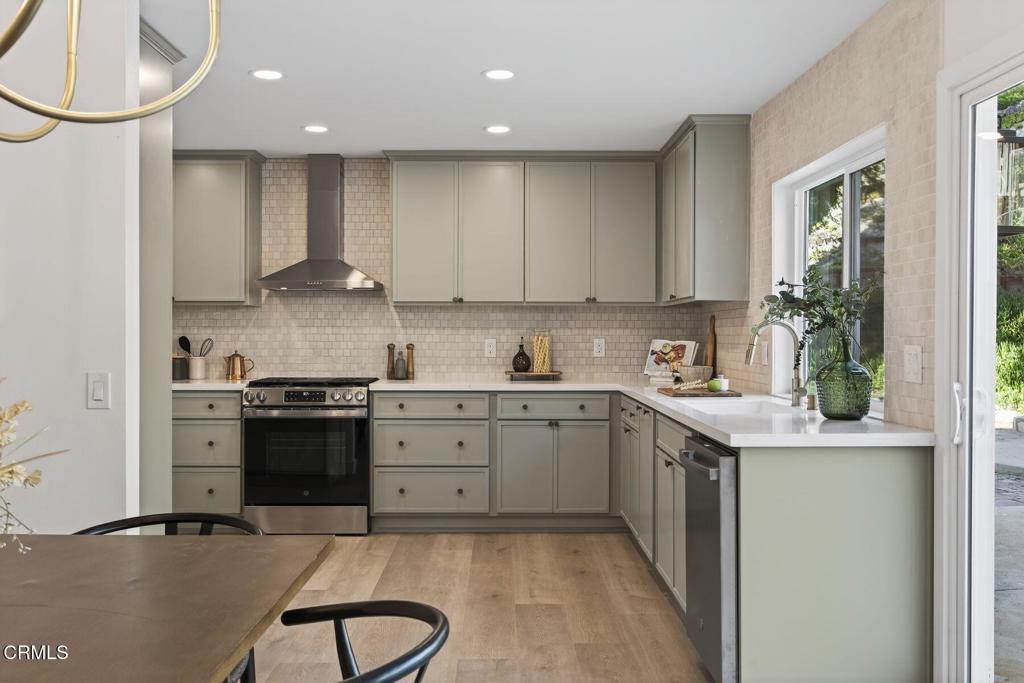 MLS #V1-33796 image #10