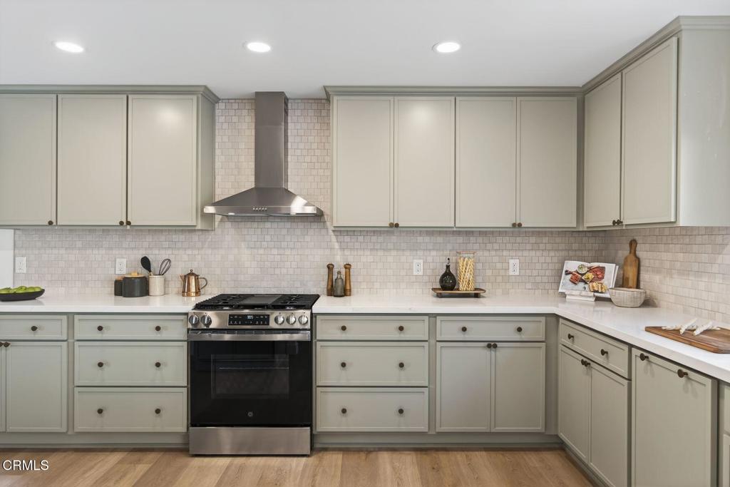 MLS #V1-33796 image #11