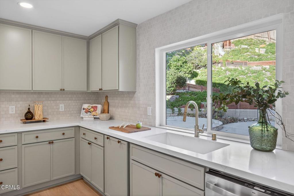 MLS #V1-33796 image #12