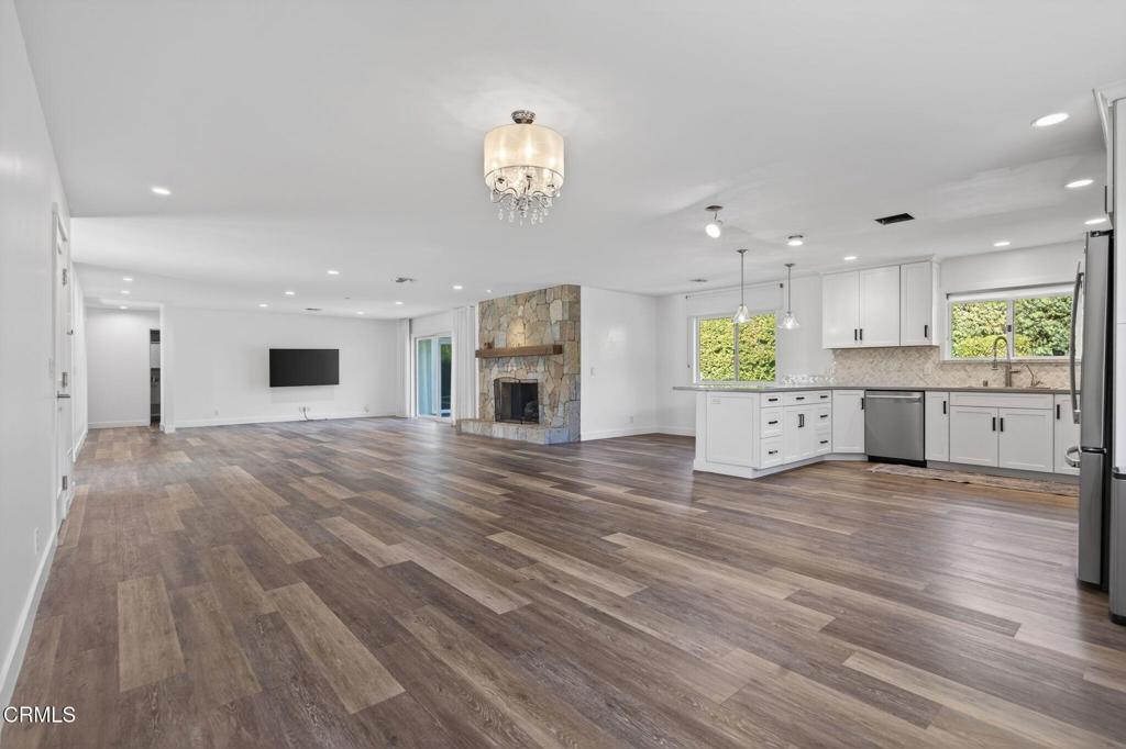 MLS #V1-33813 image #11