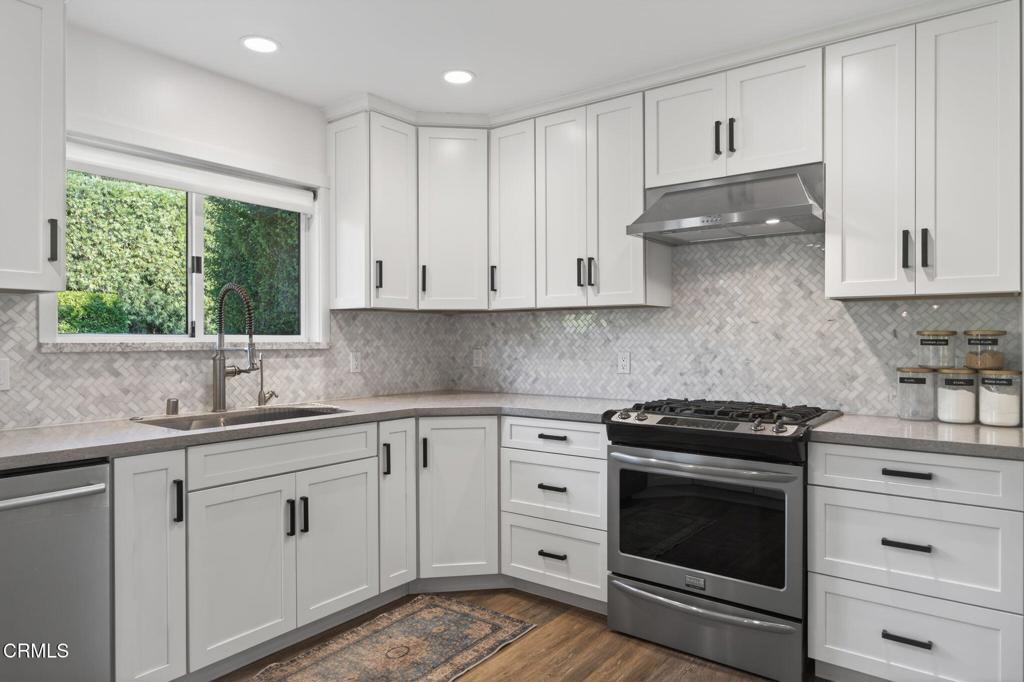 MLS #V1-33813 image #14