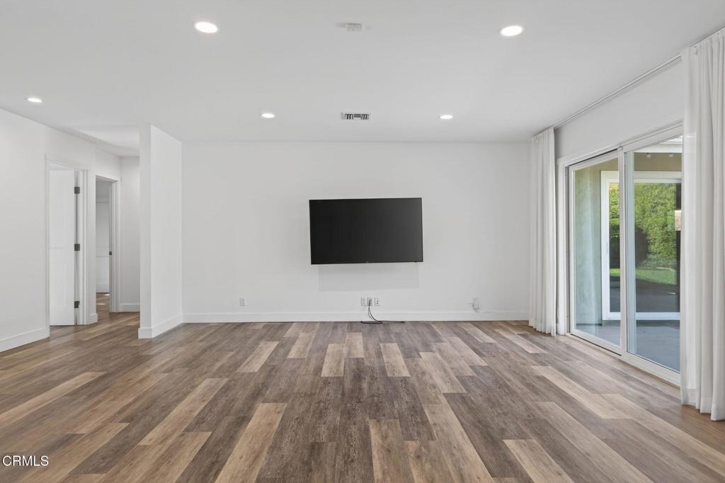 MLS #V1-33813 image #19