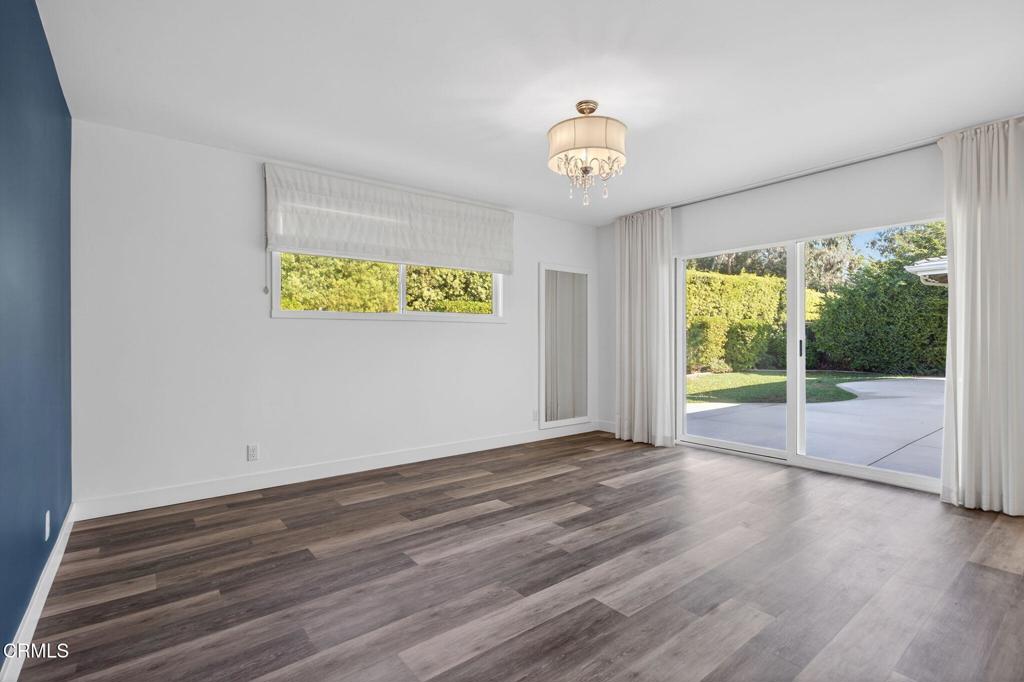 MLS #V1-33813 image #32