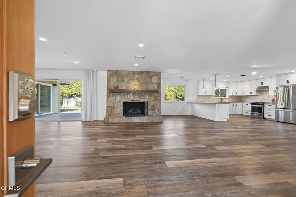 MLS #V1-33813 image #5