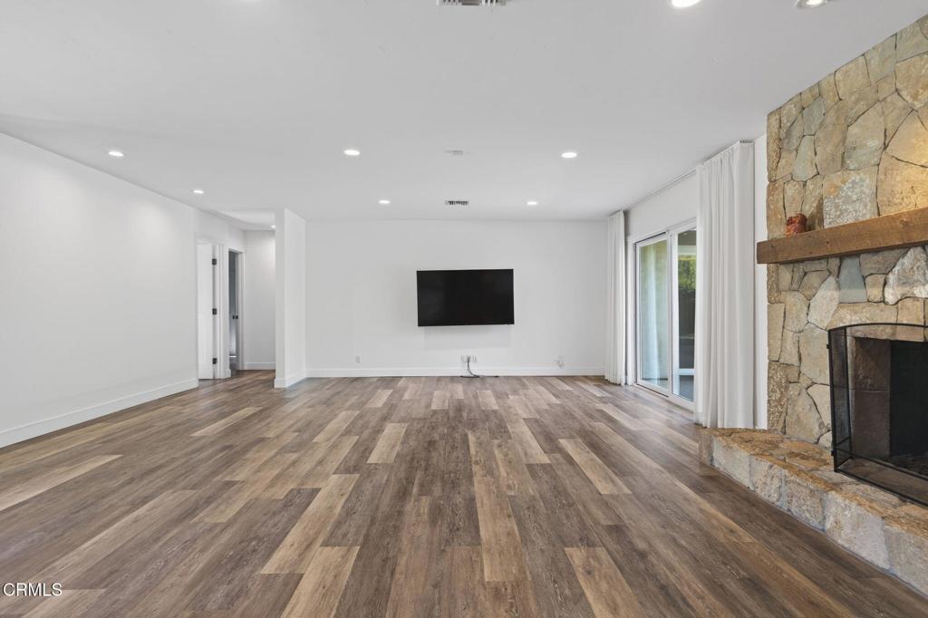 MLS #V1-33813 image #6