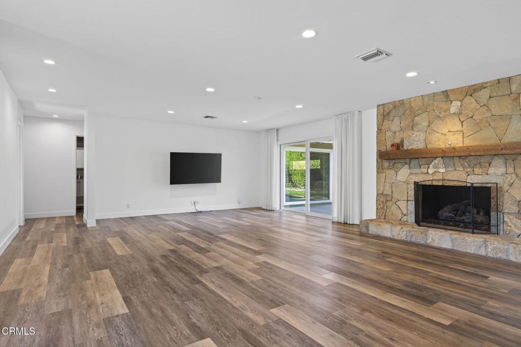 MLS #V1-33813 image #7