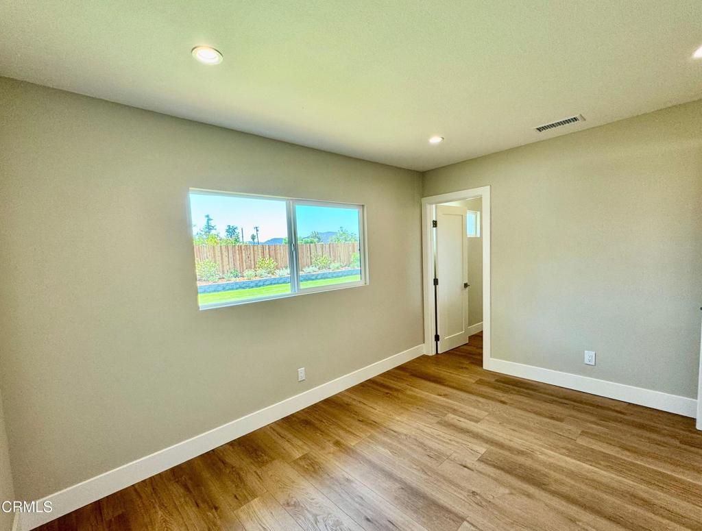 MLS #V1-33824 image #15