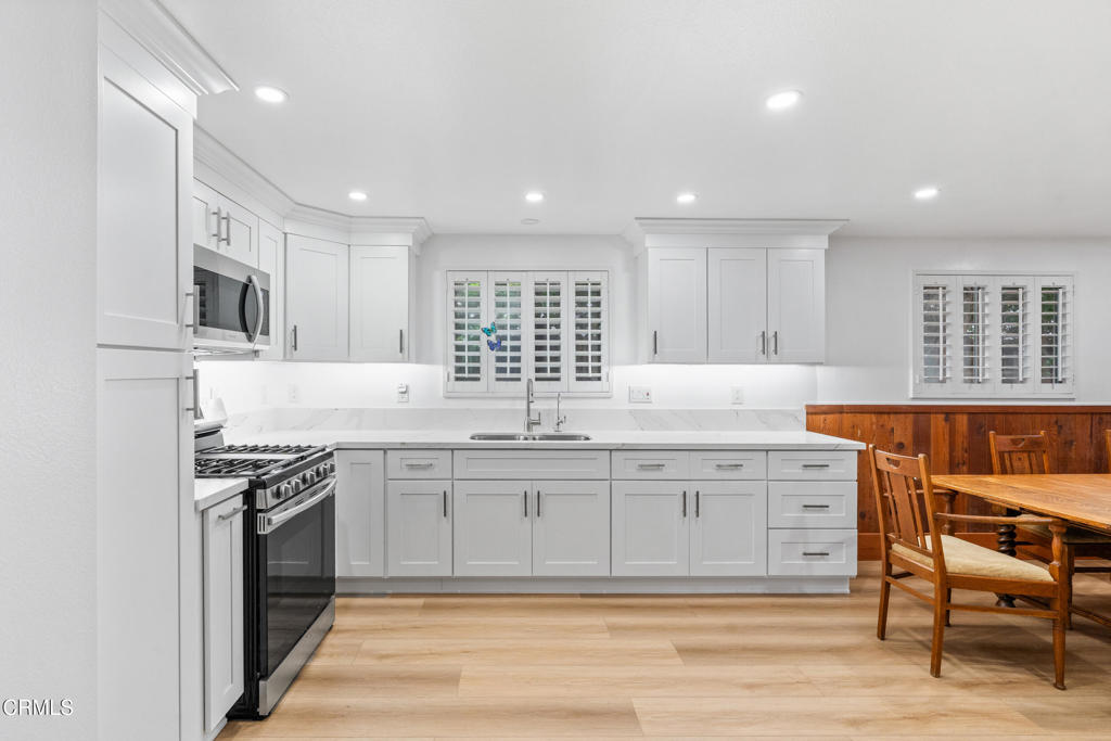 MLS #V1-33831 image #10