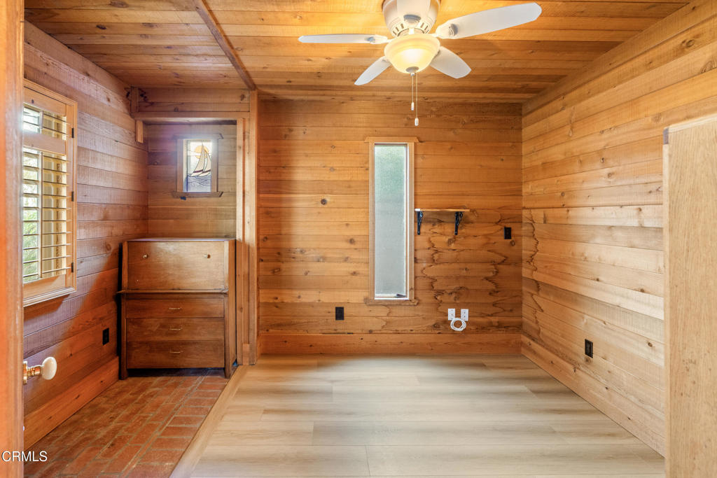 MLS #V1-33831 image #3