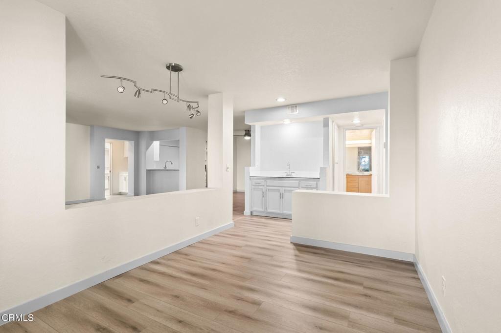 MLS #V1-33834 image #6