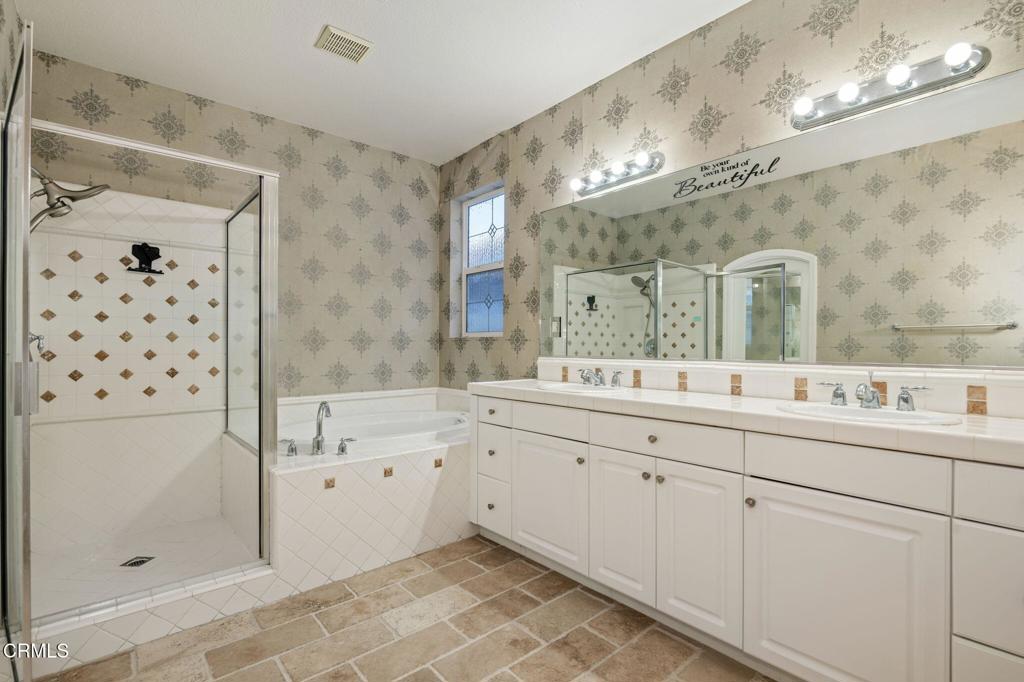 MLS #V1-33838 image #16