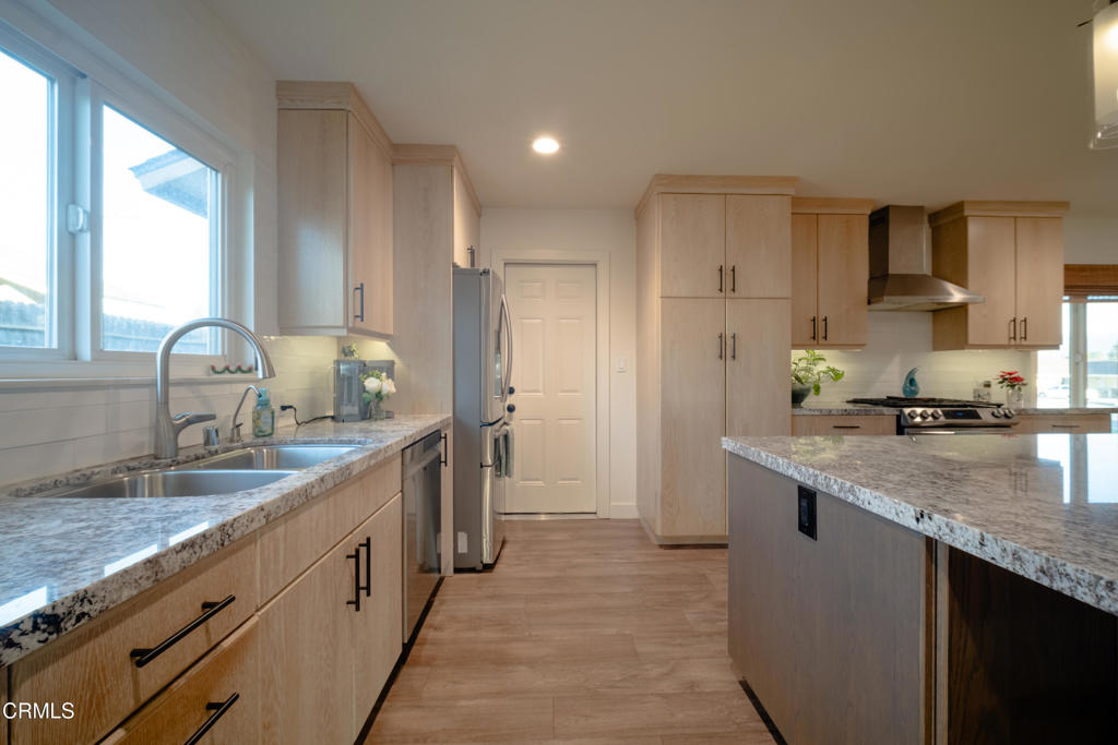 MLS #V1-33840 image #5