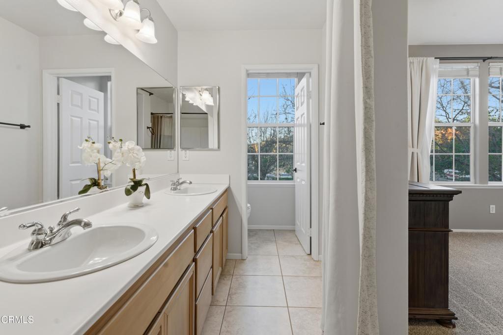 MLS #V1-33854 image #11