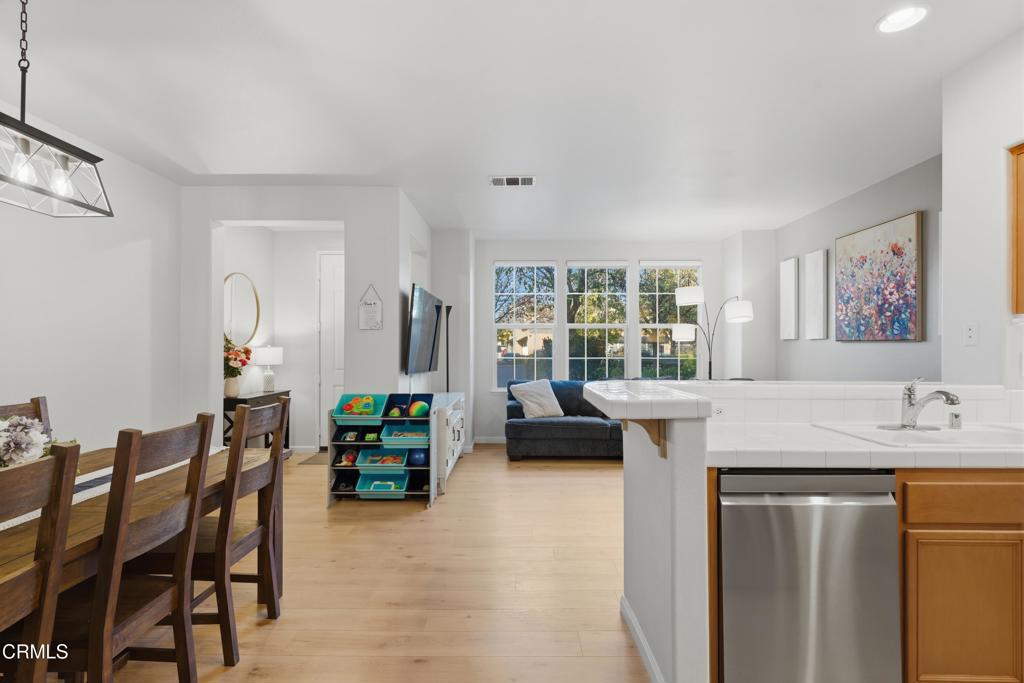 MLS #V1-33854 image #4