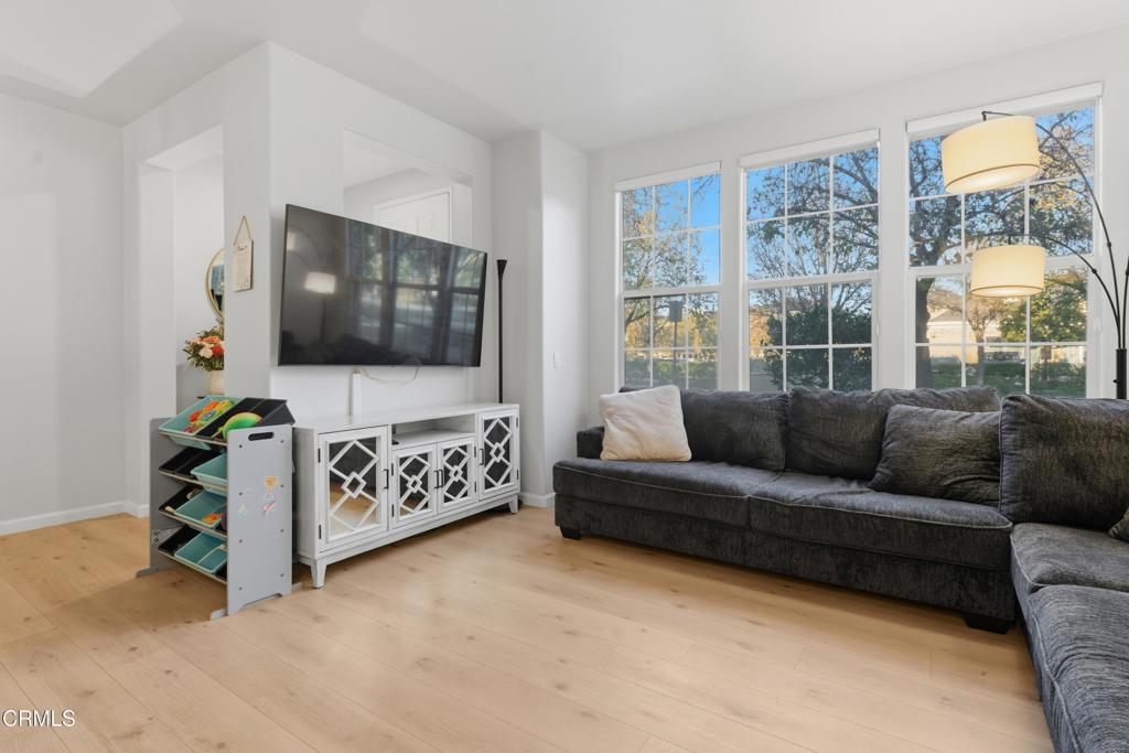 MLS #V1-33854 image #5