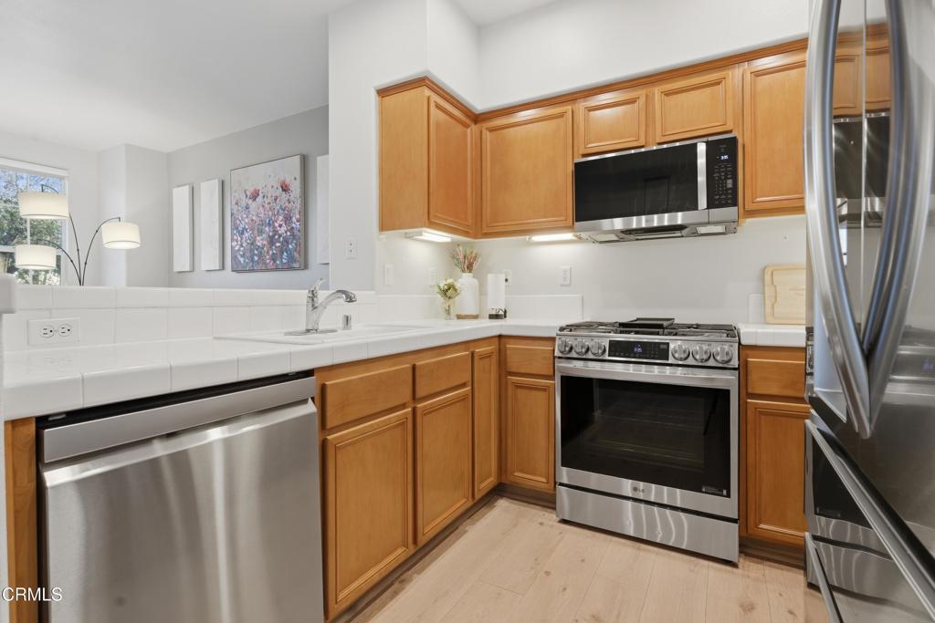 MLS #V1-33854 image #6