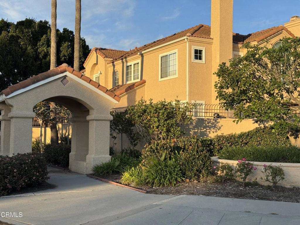 MLS #V1-33868 image #44