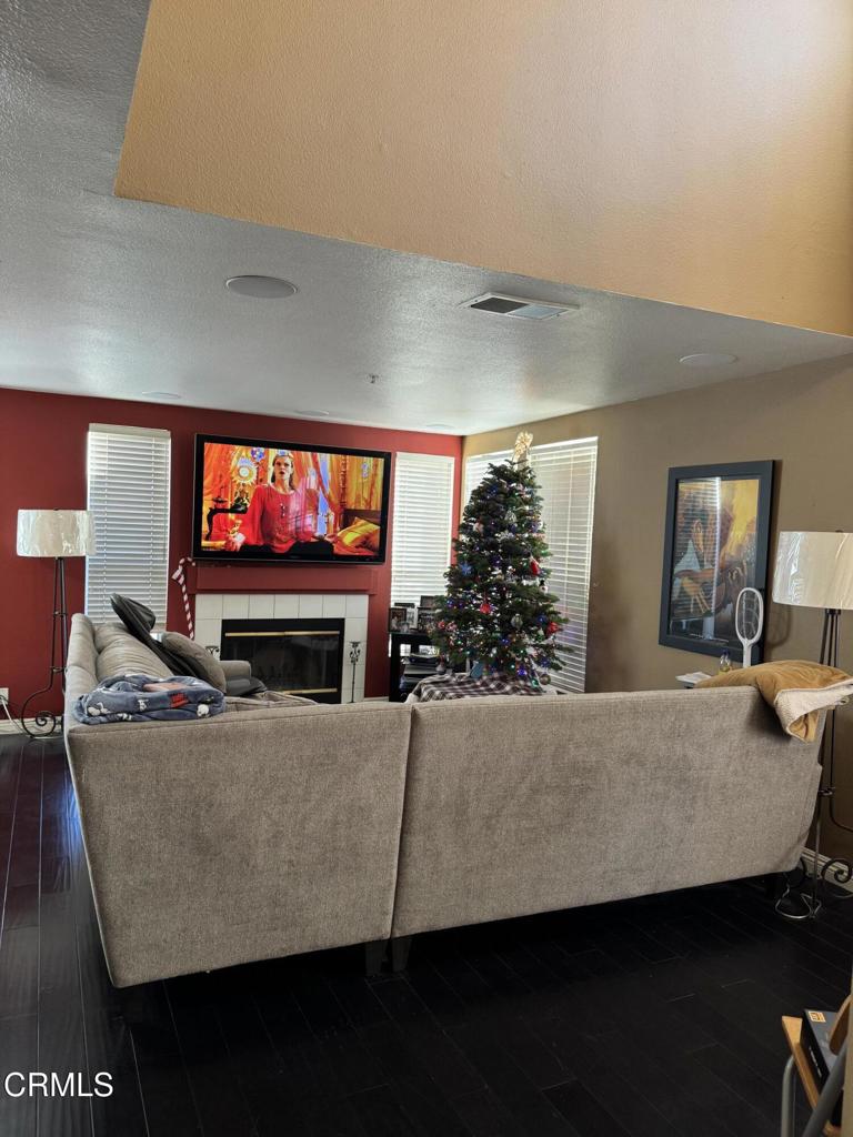 MLS #V1-33868 image #5