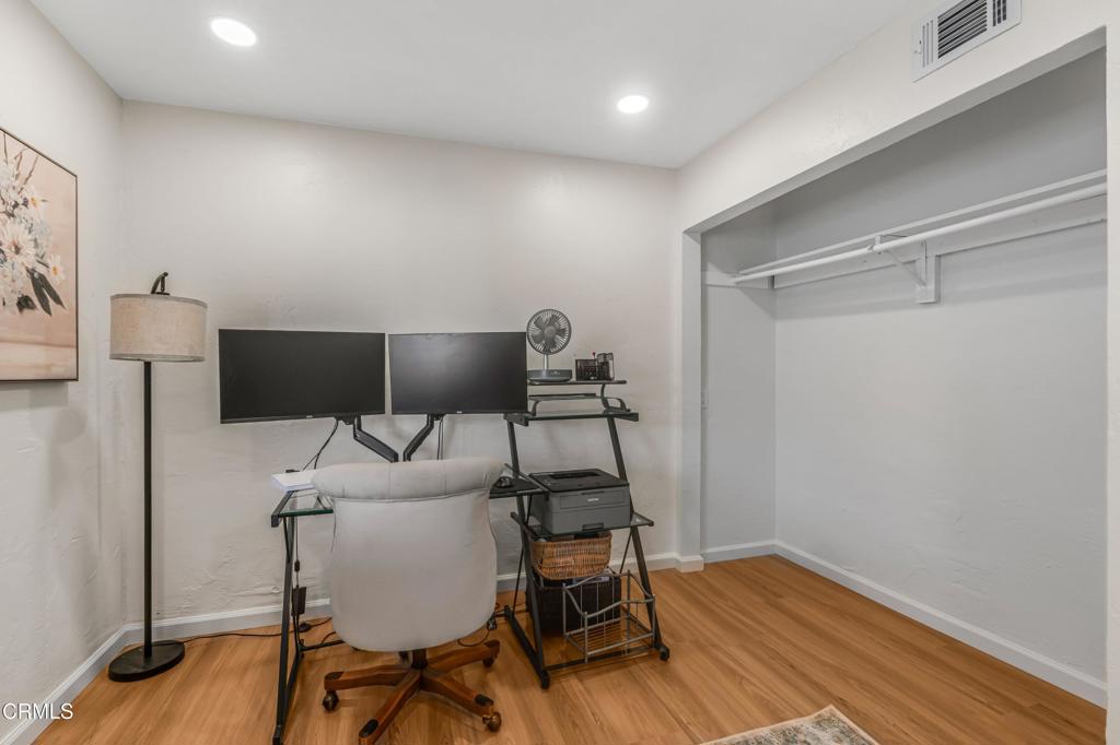 MLS #V1-33877 image #22