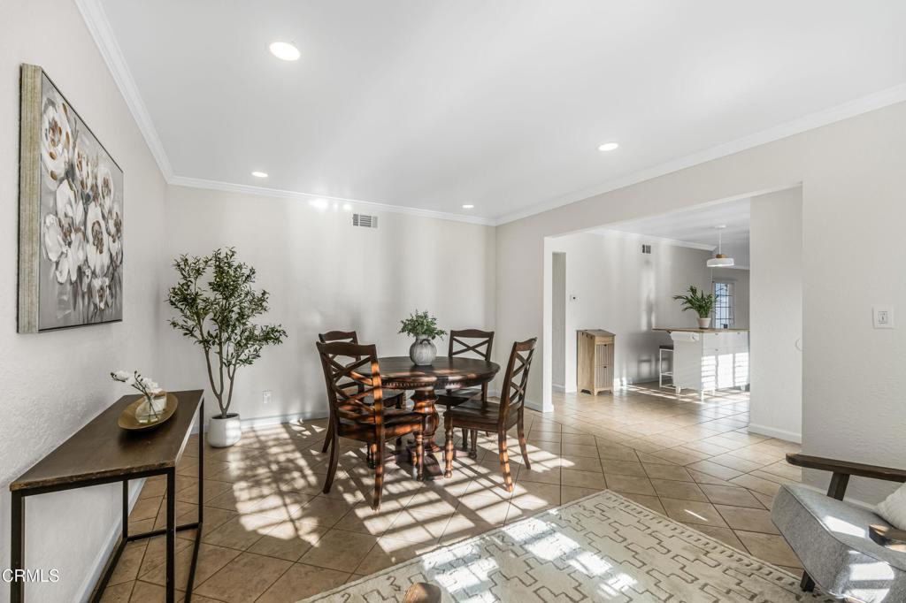 MLS #V1-33877 image #5