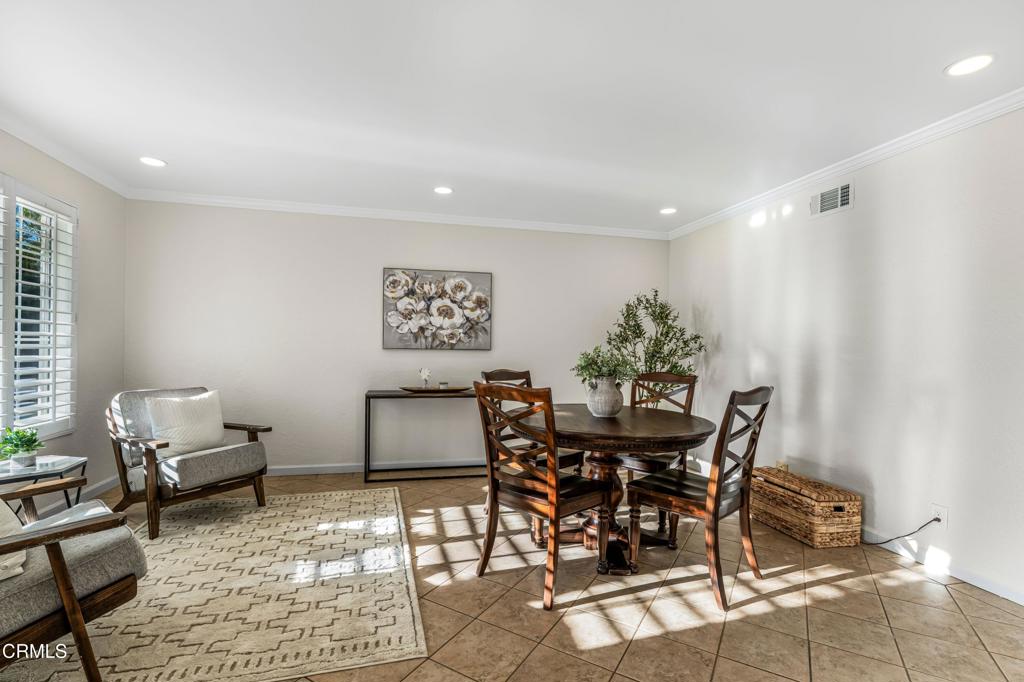 MLS #V1-33877 image #6