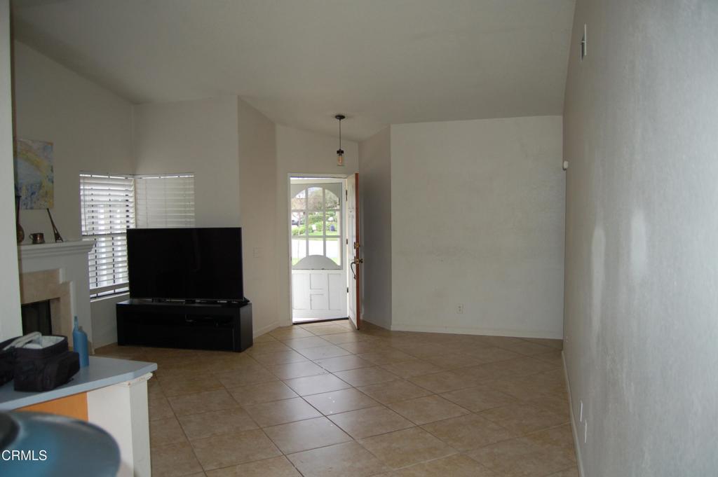 MLS #V1-33879 image #9