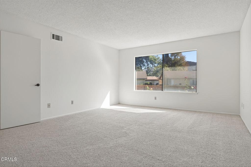 MLS #V1-34013 image #25