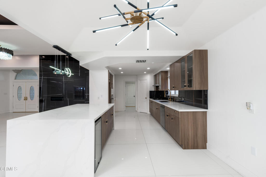 MLS #V1-34023 image #13