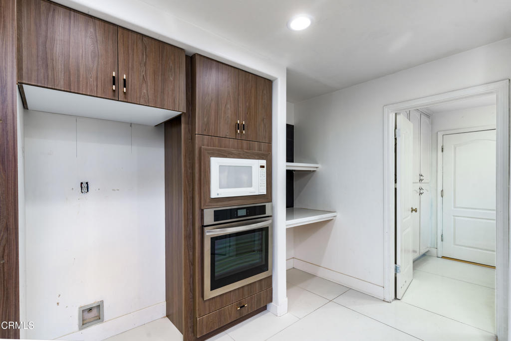 MLS #V1-34023 image #15