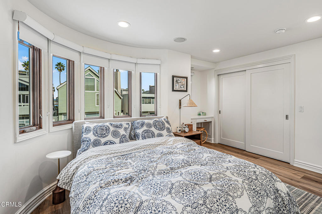 MLS #V1-34260 image #33