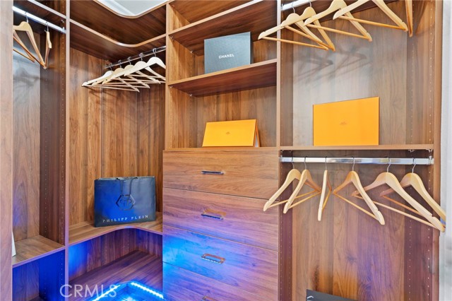 MLS #WS25008822 image #29