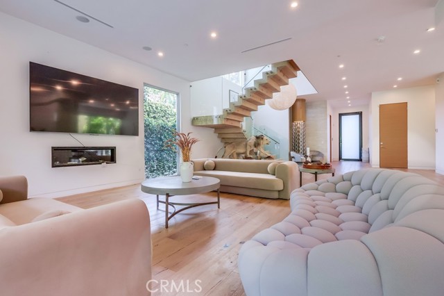 MLS #WS25062667 image #10