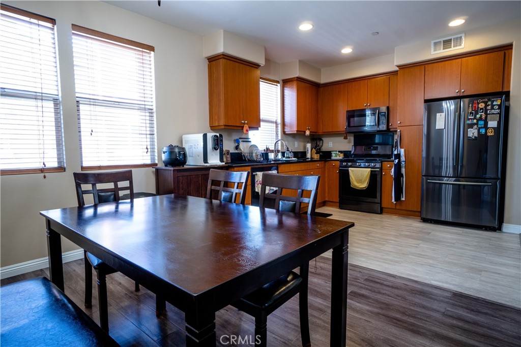 MLS #WS25093735 image #7