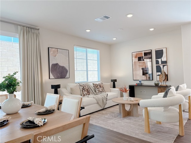 MLS #WS25094860 image #3