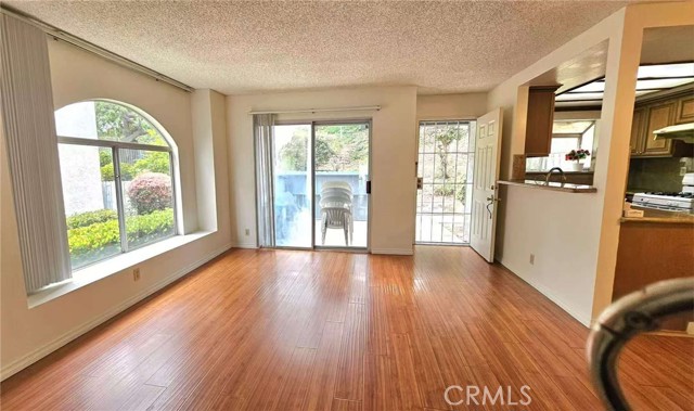 MLS #WS25097998 image #2