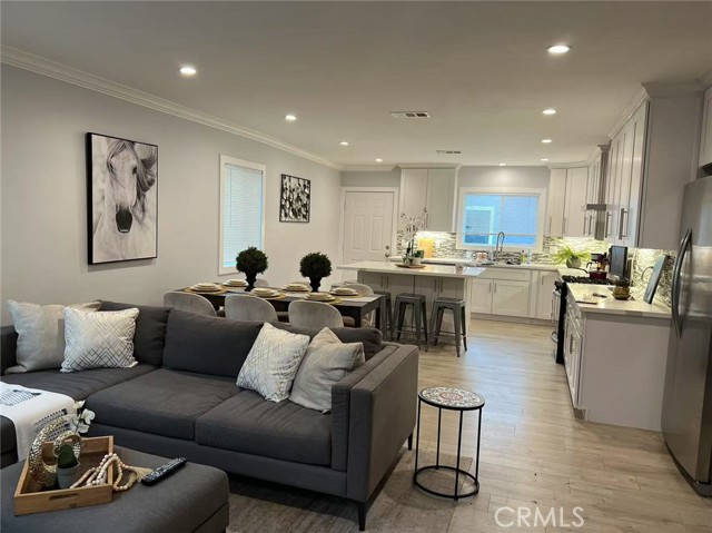 MLS #WS25098709 image #0