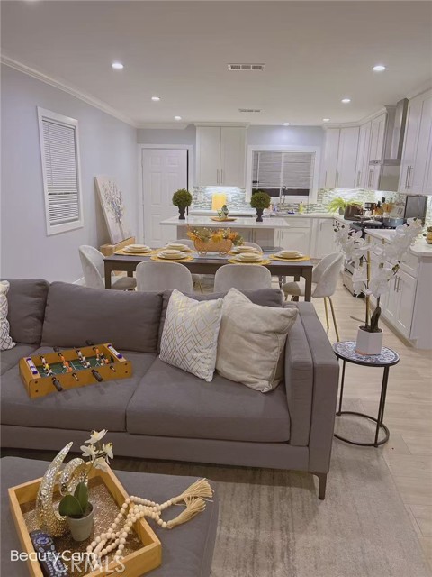 MLS #WS25098709 image #2