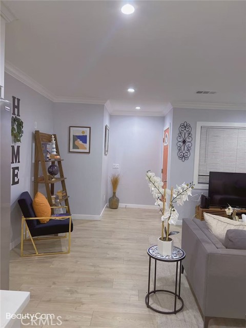 MLS #WS25098709 image #3