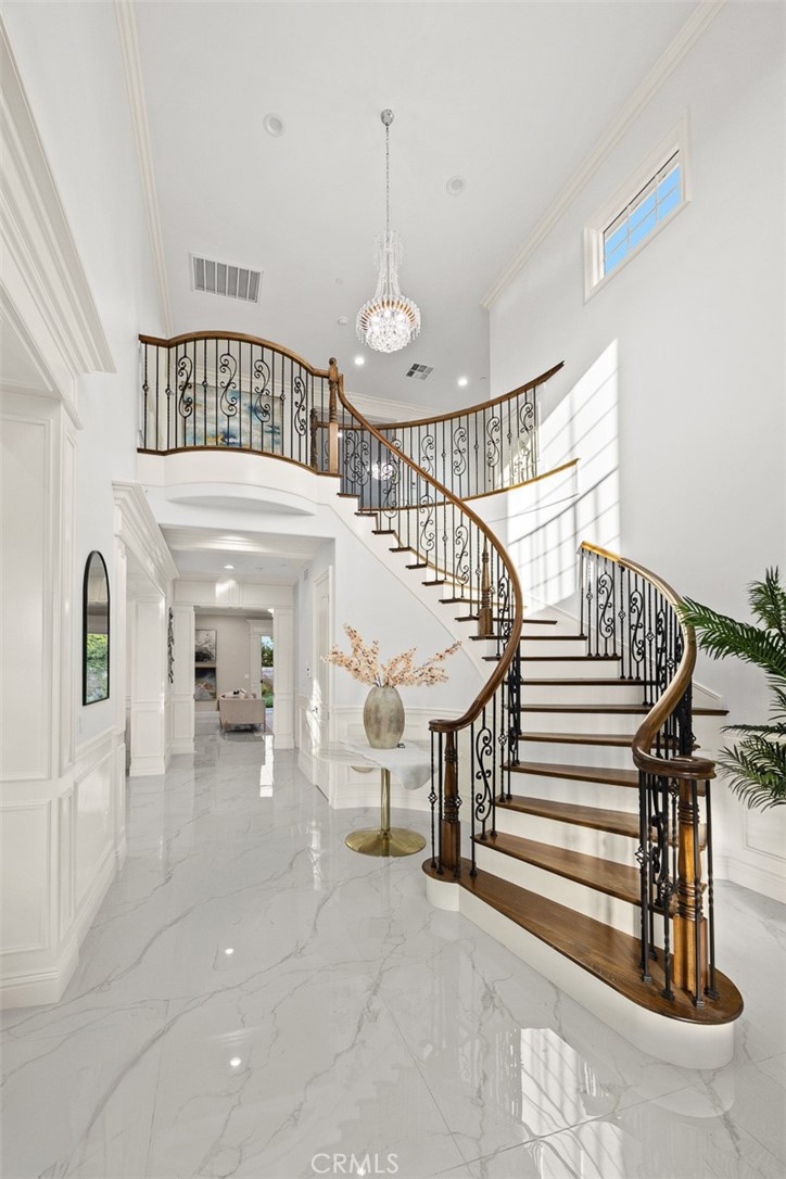 MLS #WS25101266 image #15