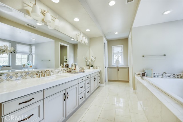 MLS #WS25112873 image #30