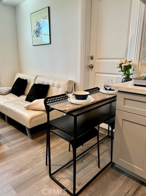 MLS #WS25120040 image #1