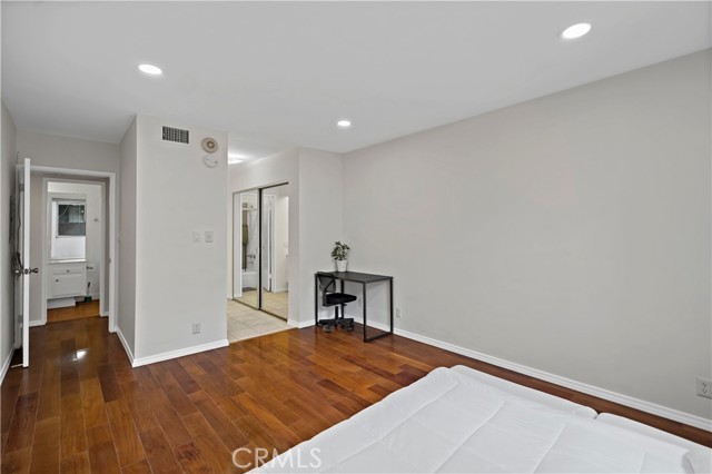 MLS #WS25121172 image #16