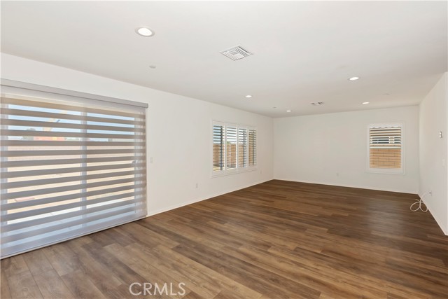 MLS #WS25121712 image #20