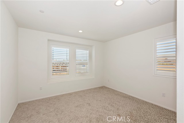 MLS #WS25121712 image #8