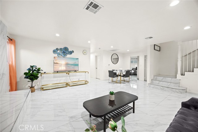 MLS #WS25125823 image #4