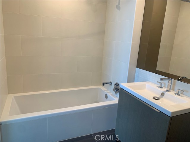 MLS #WS25129430 image #18