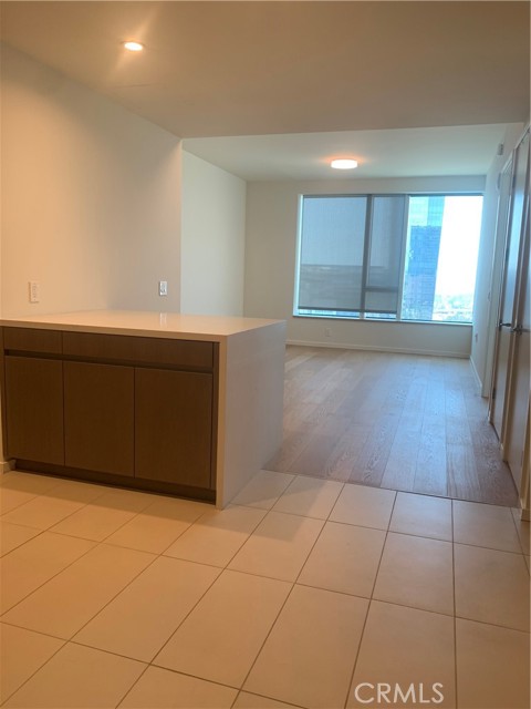 MLS #WS25129430 image #9