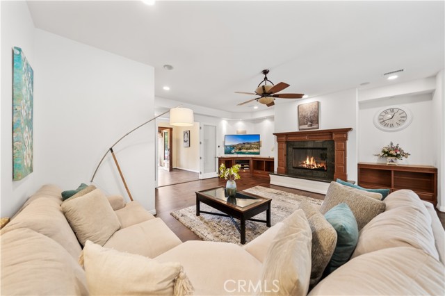 MLS #WS25133292 image #5
