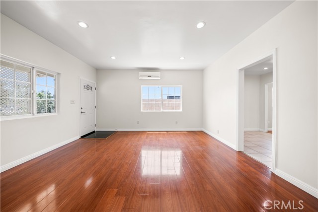 MLS #WS25134331 image #4