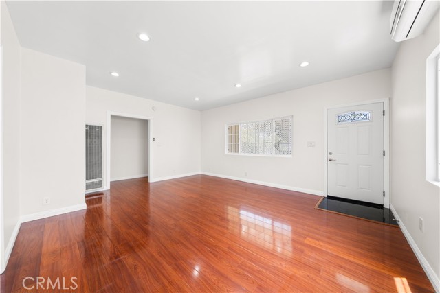 MLS #WS25134331 image #5